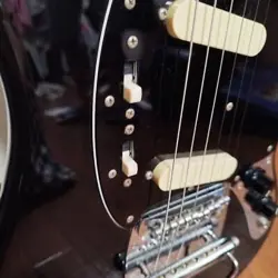 MUSTANG GUITAR ELECTRIC