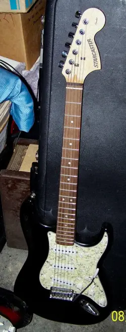 WITH PEARLOID PICKGUARD