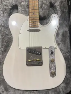 FENDER AMERICAN PROFESSIONAL TELECASTER ELECTRIC GUITAR - WHITE BLONDE