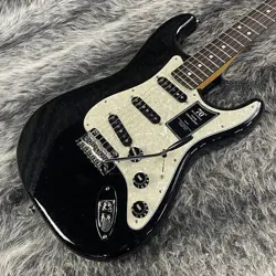 FENDER 70TH ANNIVERSARY PLAYER STRATOCASTER NEBULA NOIR NO.YG887