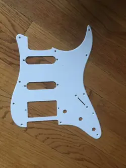 PICKGUARD PARCHMENT HSS
