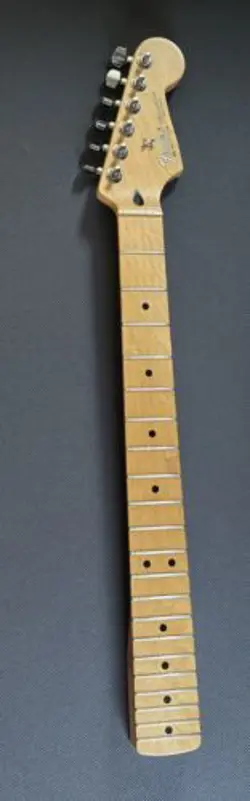 FENDER STANDARD MIM STRATOCASTER MAPLE NECK, NICE. 2001