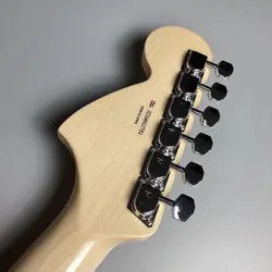 FENDER MADE IN JAPAN TRADITIONAL 70S STRATOCASTER MAPLE FINGERBOARD NATURAL