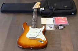 2021 FENDER AMERICAN PERFORMER STRATOCASTER ELECTRIC GUITAR HONEY BURST  GIG BAG