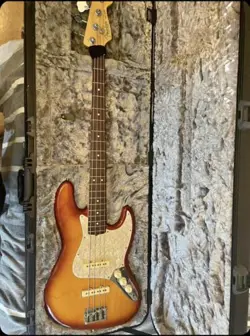 FENDER JAZZ MIA