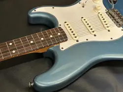 FENDER CLASSIC 60S STRATOCASTER ELECTRIC GUITAR