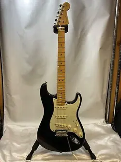 FENDER AM PRO STRAT USED MAPLE NECK MAPLE FINGERBOARD BLACK