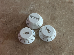 KNOBS SET WHITE
