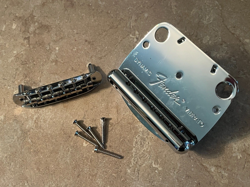 FENDER LEFT HANDED LEFTY COBAIN JAGSTANG GUITAR TREMOLO