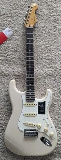 FENDER PLAYER II STRATOCASTER, ROSEWOOD FINGERBOARD, WHITE BLONDE FINISH  - MIM