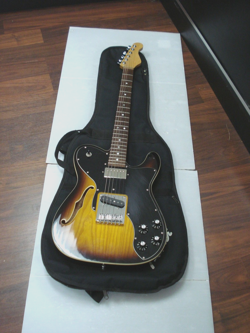 6-STRING SEMI-HOLLOW ELECTRIC