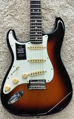 FENDER PLAYER II LEFT HANDED STRATOCASTER, ROSEWOOD FINGERBOARD,3 COLOR SUNBURST