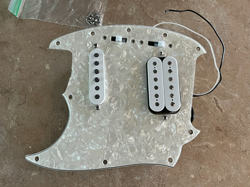 HANDED GUITAR LOADED