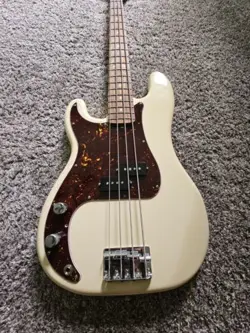 LEFT HANDED  FENDER JAPAN  PB70 LH  PRECISION BASS GUITAR