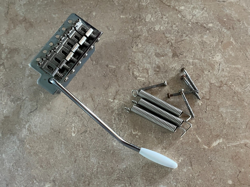 LEFTY 2007 FENDER MIM STRATOCASTER GUITAR TREMOLO BRIDGE LEFT HANDED