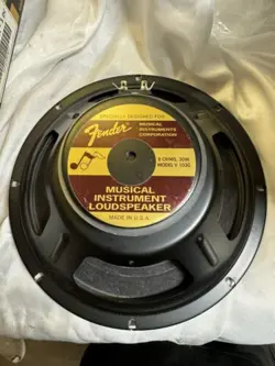 FENDER/EMINENCE 10