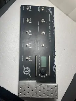 GUITAR MULTI EFFECTOR