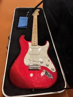 STRATOCASTER. MIM