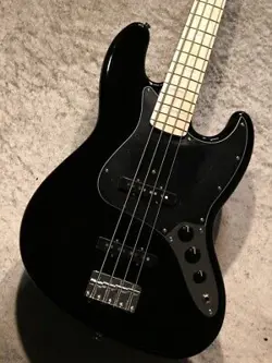 FENDER FSR COLLECTION  JAPAN TRADITIONAL 70S JAZZ BASS -BLACK-