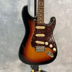 SQUIER BY FENDER CLASSIC VIBE '60S STRATOCASTER TYPE ELECTRIC GUITAR