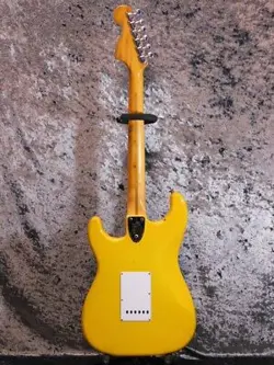 FENDER STRATOCASTER '81 INTERNATIONAL COLOR MONACO YELLOW