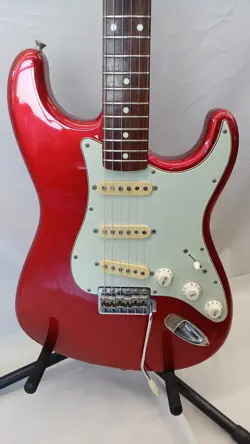 FENDER JAPAN ST62 USED BASSWOOD BODY MAPLE NECK ROSEWOOD FINGERBOARD W/SOFT CASE