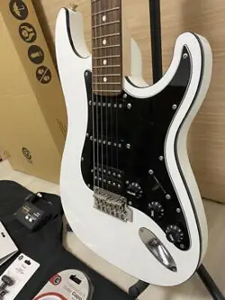 DISCONTINUED PRODUCT FENDER AERODYNE II SET