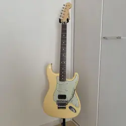 FENDER STRATOCASTER VINTAGE WHITE