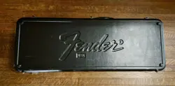 FENDER USA STRATOCASTER / TELECASTER MOLDED GUITAR CASE LATE 1970S  EARLY 1980'S