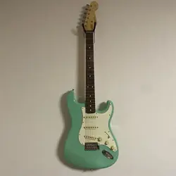 FENDER STRATOCASTER SURF GREEN