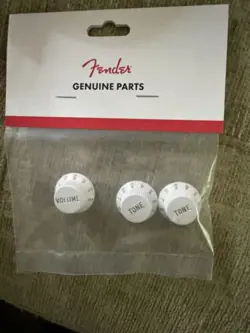 FENDER STRATOCASTER KNOBS - WHITE  (0992035000)