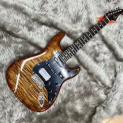 FENDER LIMITED EDITION AMERICAN ULTRA STRATOCASTER TIGER S EYE         3.88KG