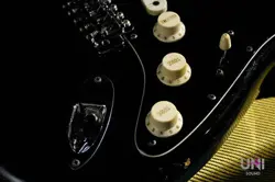 FENDER STRATOCASTER 1976