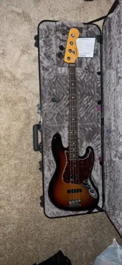 FENDER AMERICAN PROFESSIONAL II JAZZ BASS SUNBURST