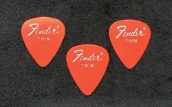 GUITAR PICKS RED