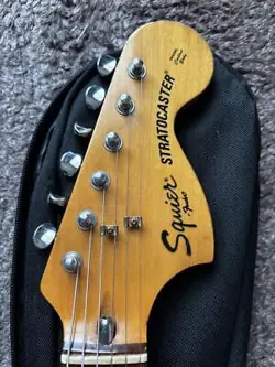 MADE BY FENDER JAPAN SQUIER A SERIAL 85