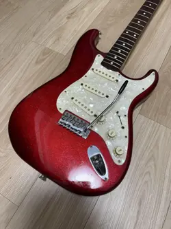 FENDER STRATOCASTER ELECTRIC GUITAR