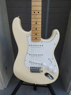 FENDER JAPAN EXCLUSIVE CLASSIC 70S STRATOCASTER ELECTRIC GUITAR