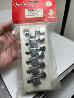 FENDER GENUINE REPLACEMENT PARTS F ELECTRIC GUITAR TUNERS FENDER TUNERS