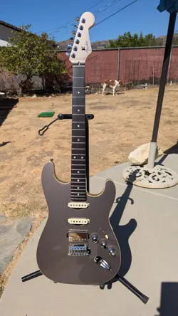 2023 FENDER AERODYNE SPECIAL STRATOCASTER HSS DOLPHIN GRAY  MI JAPAN FENDER CASE