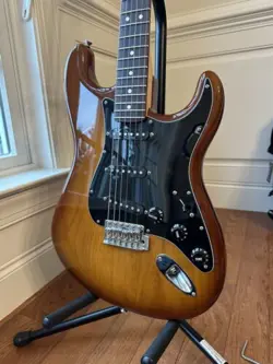 2020 FENDER AMERICAN PERFORMER STRATOCASTER ROSEWOOD FRETBOARD - HONEYBURST