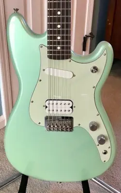 FENDER DUO-SONIC USED