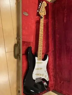 STRATOCASTER ST-72 SERIAL
