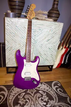 2000 FENDER SQUIER STRATOCASTER STANDARD SERIES RH ELECTRIC GUITAR PURPLE