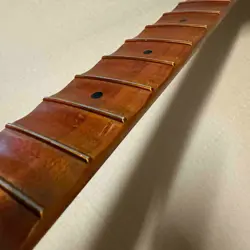 SCALLOPED STRAT NECK