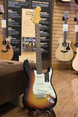 FENDER AMERICAN VINTAGE II 1961 STRATOCASTER /