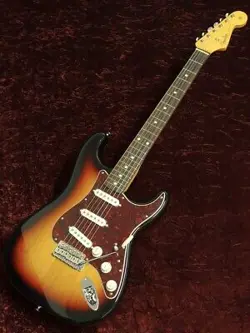 FENDER FSR  JAPAN TRADITIONAL 60S STRATOCASTER RW