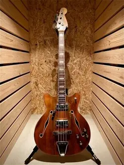 FENDER CORONADO BASS