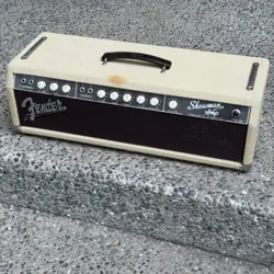 1961 FENDER SHOWMAN