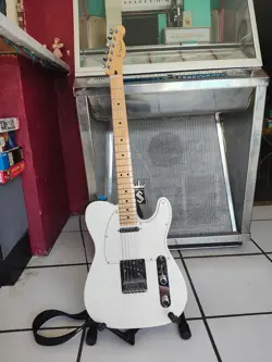 STRING MAPLE NECK/FENDER